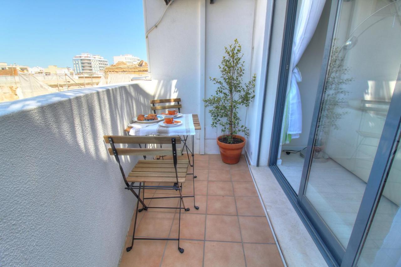 Center Location, Ac, Swimming Pool, And Parking Daire Olhão Dış mekan fotoğraf