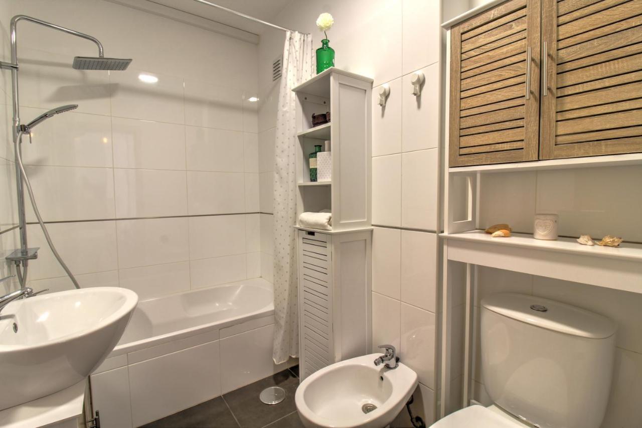Center Location, Ac, Swimming Pool, And Parking Daire Olhão Dış mekan fotoğraf