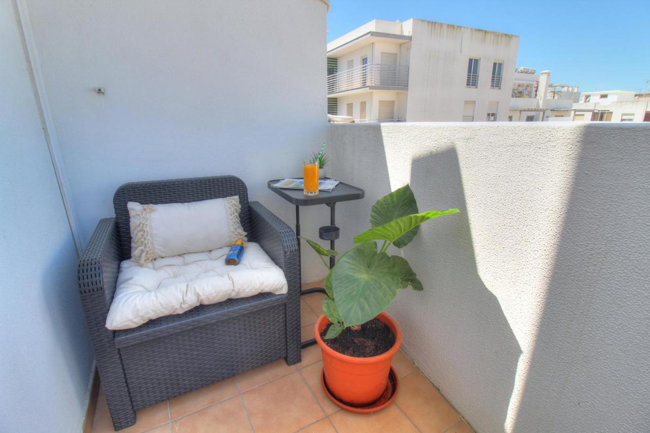 Center Location, Ac, Swimming Pool, And Parking Daire Olhão Dış mekan fotoğraf