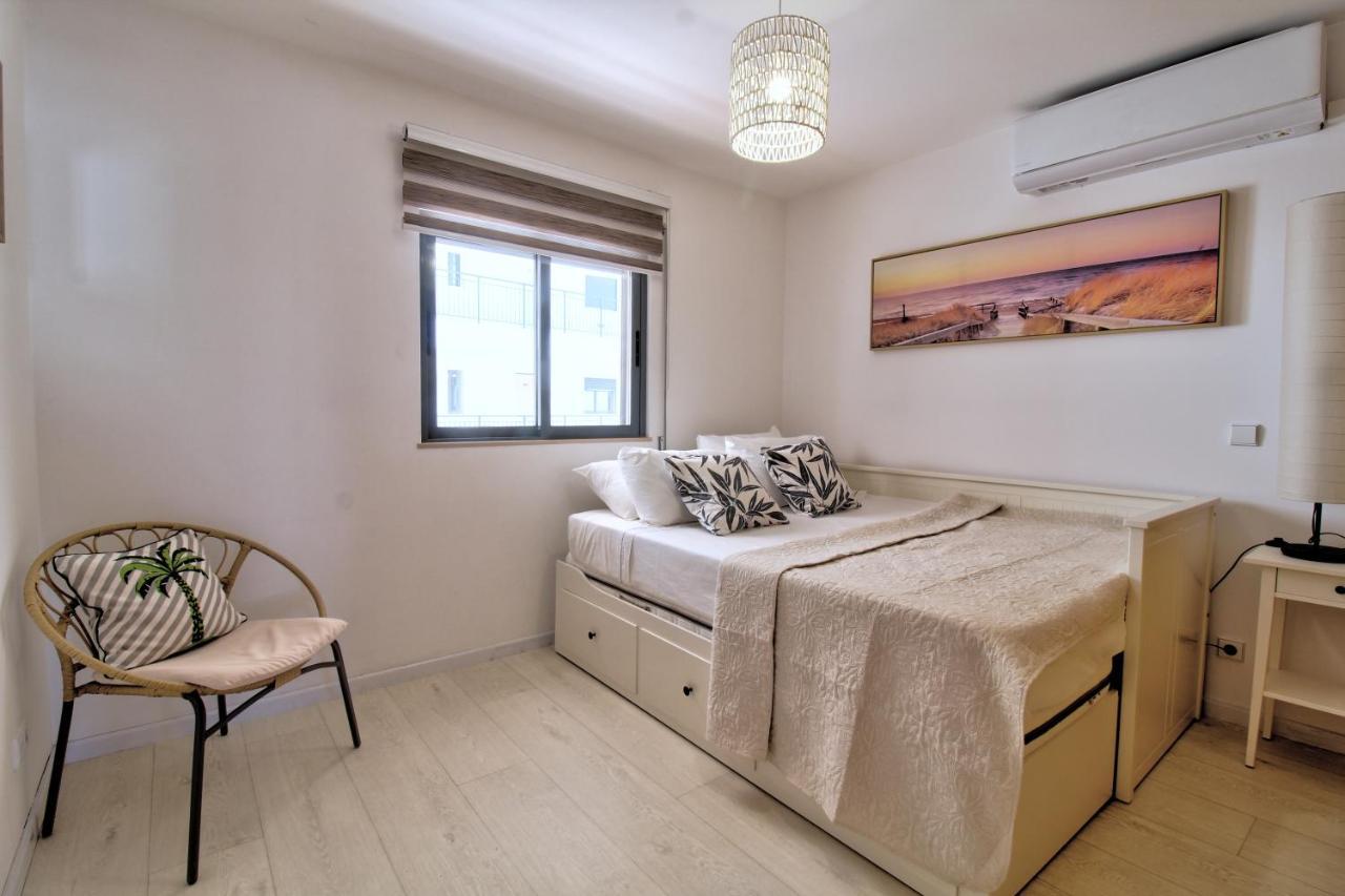 Center Location, Ac, Swimming Pool, And Parking Daire Olhão Dış mekan fotoğraf